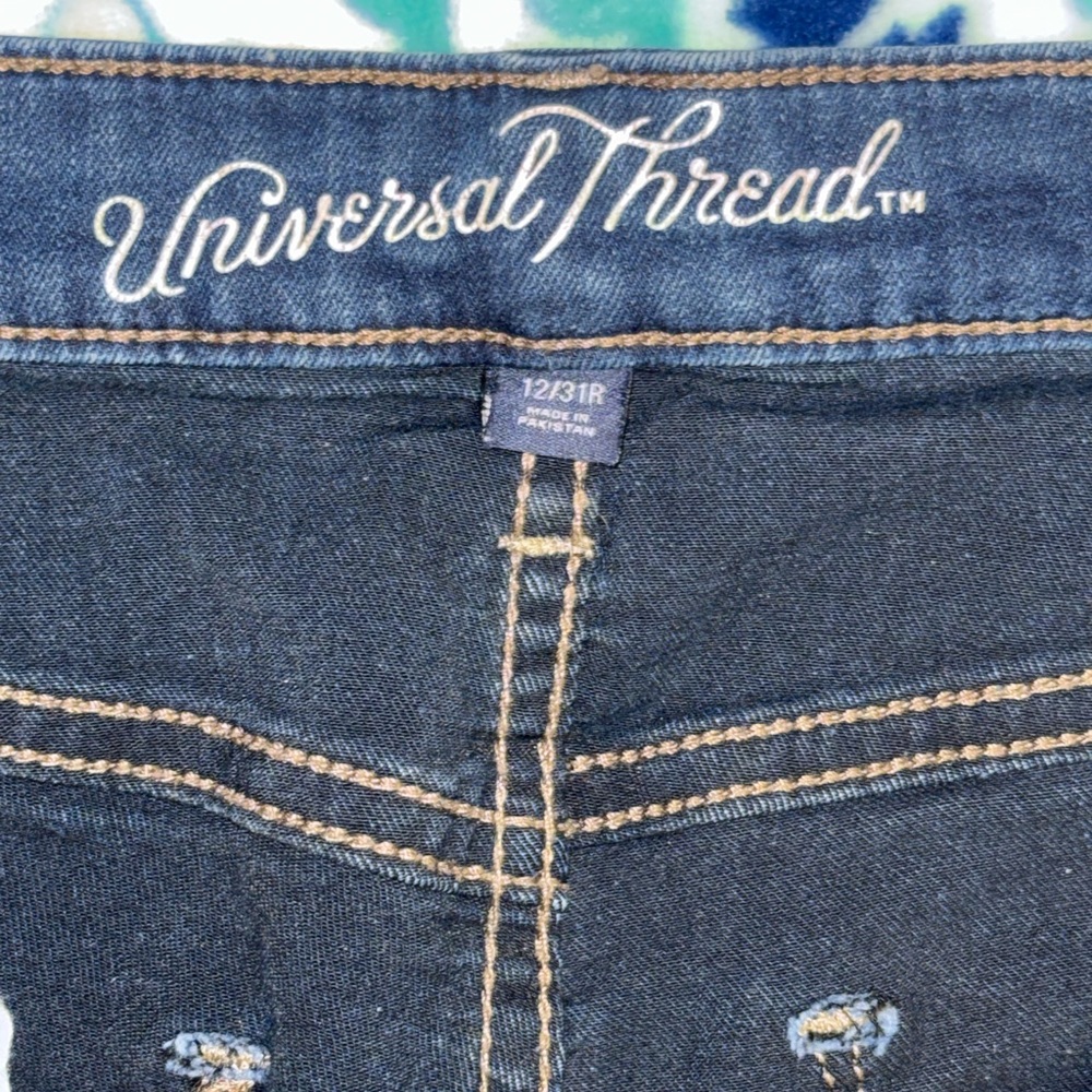 Universal Thread - Woman’s Mid Rise Skinny Jeans - Picture 5 of 5